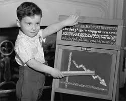 This could be Lorna's decreasing energy as she stayed in the bustling city, her progress on her novel this week, or her blog popularity if she doesn't bounce back soon. Anyway you look at it, People, Lorna's headed for the crapper. We need to keep her in the country where she belongs. 